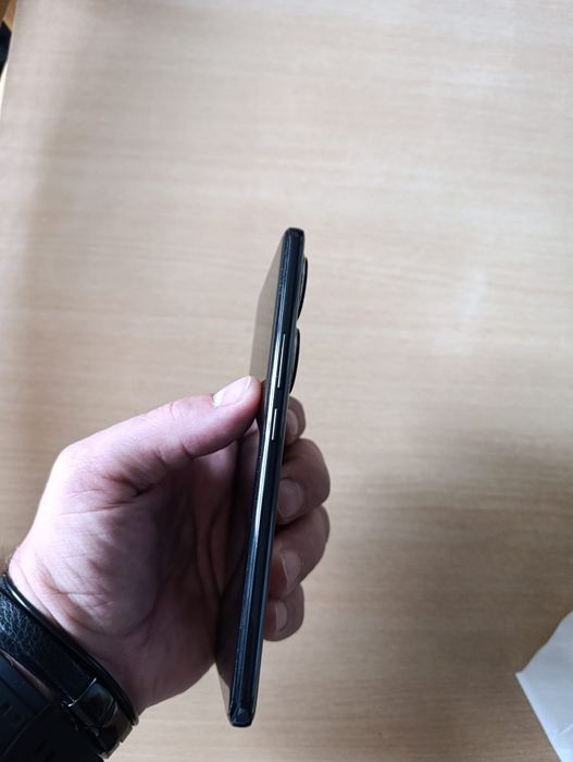 Vand HONOR 90 impecabil