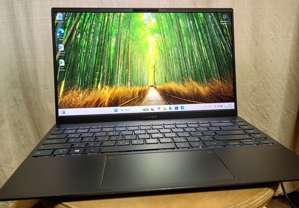 Asus ZENBOOK 14 Core i3-11gen, 8GB, 256SSD, 600nit, 100% SRGB