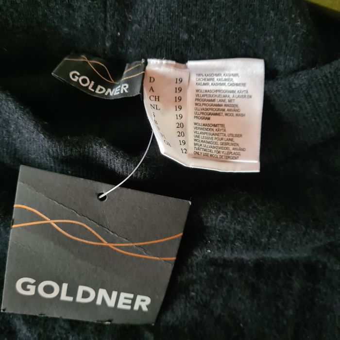 Vand pantaloni de casmir