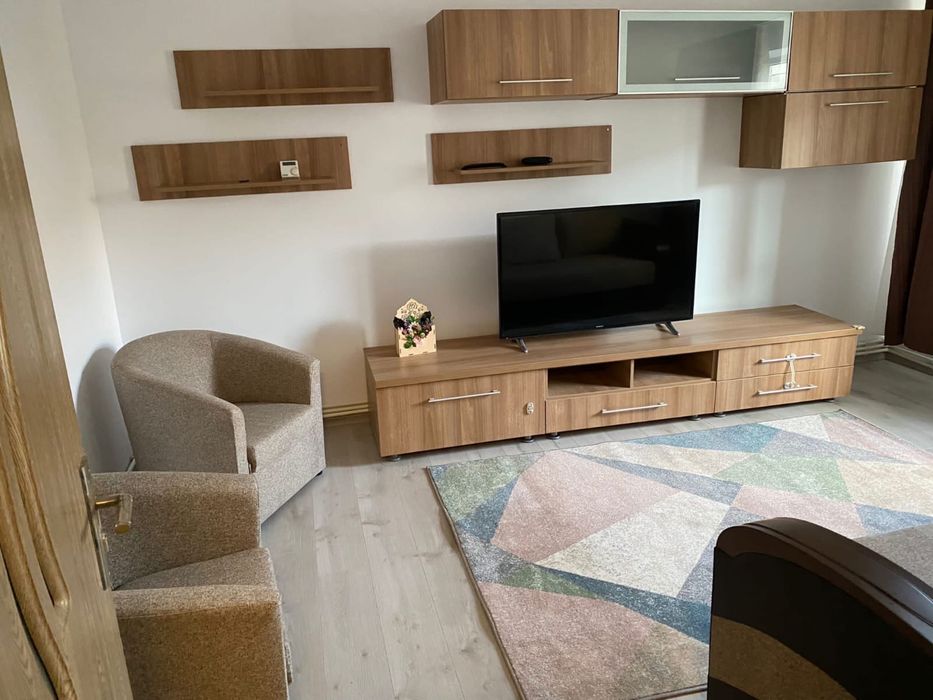 Inchiriez apartament 3 camere, zona Inel II, 450€+ o luna garantie