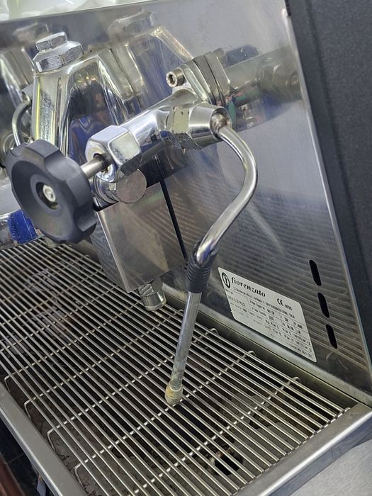 Kofemashinka bor 20 mln.             Xamma narsasi bor ishliydi