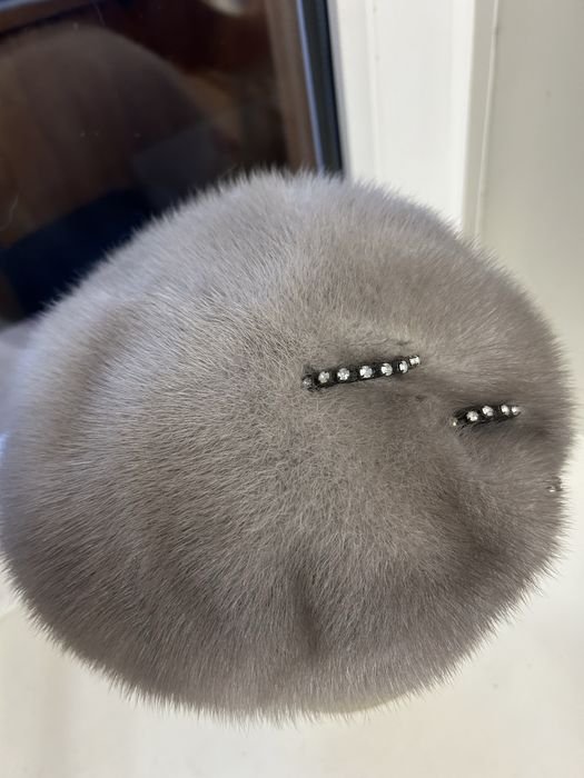 Продам красивый норковый берет, серо-голубого цвета , почти новый