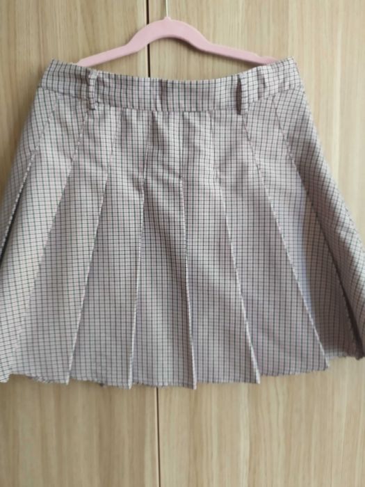 Плисирана пола за момиче