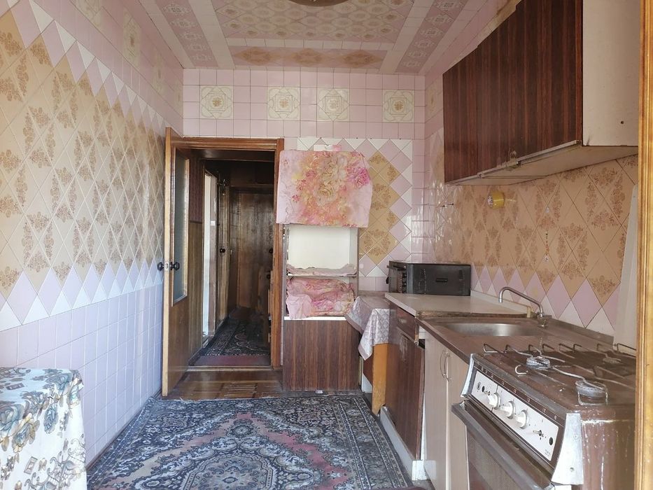 Продам 4х комнатную квартиру Юнусабад Абад КИРПИЧ 77 серия