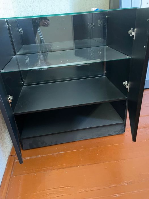 Мебель для магазина одежды