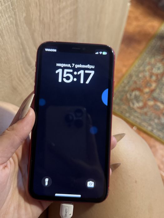 Iphone 11,капацитет 74%, идва с кабел и калъф,за повече инфор на лично