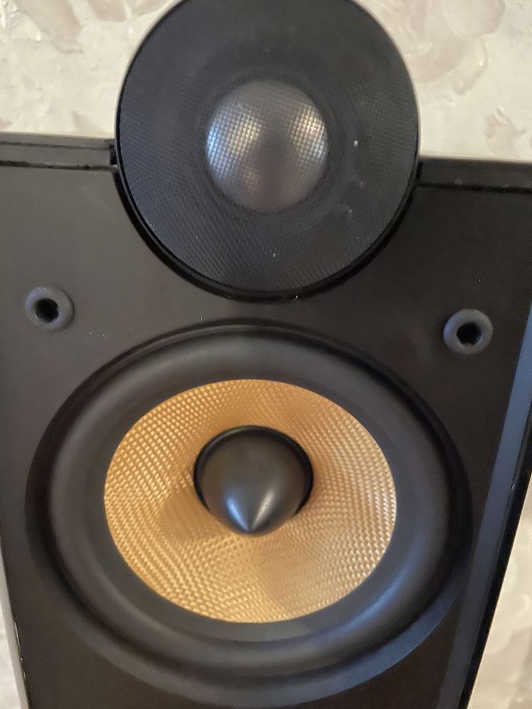 Bowers & Wilkins XT4