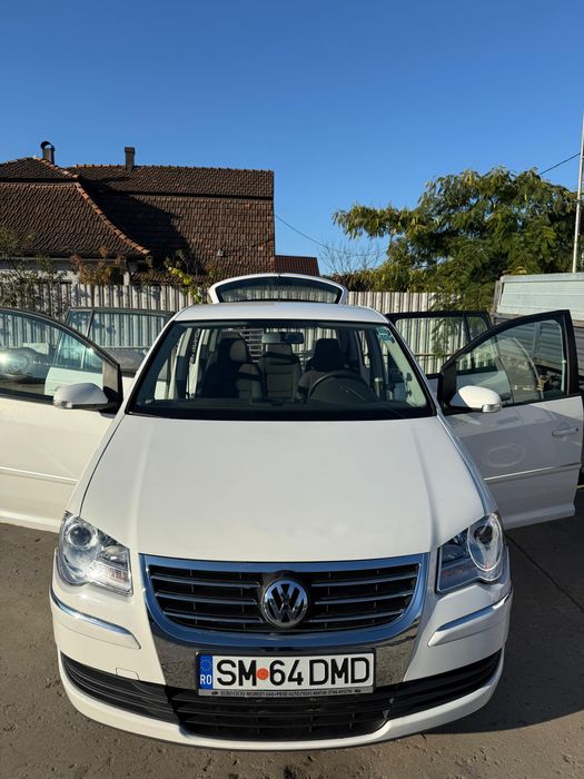 Wolksvagen touran.