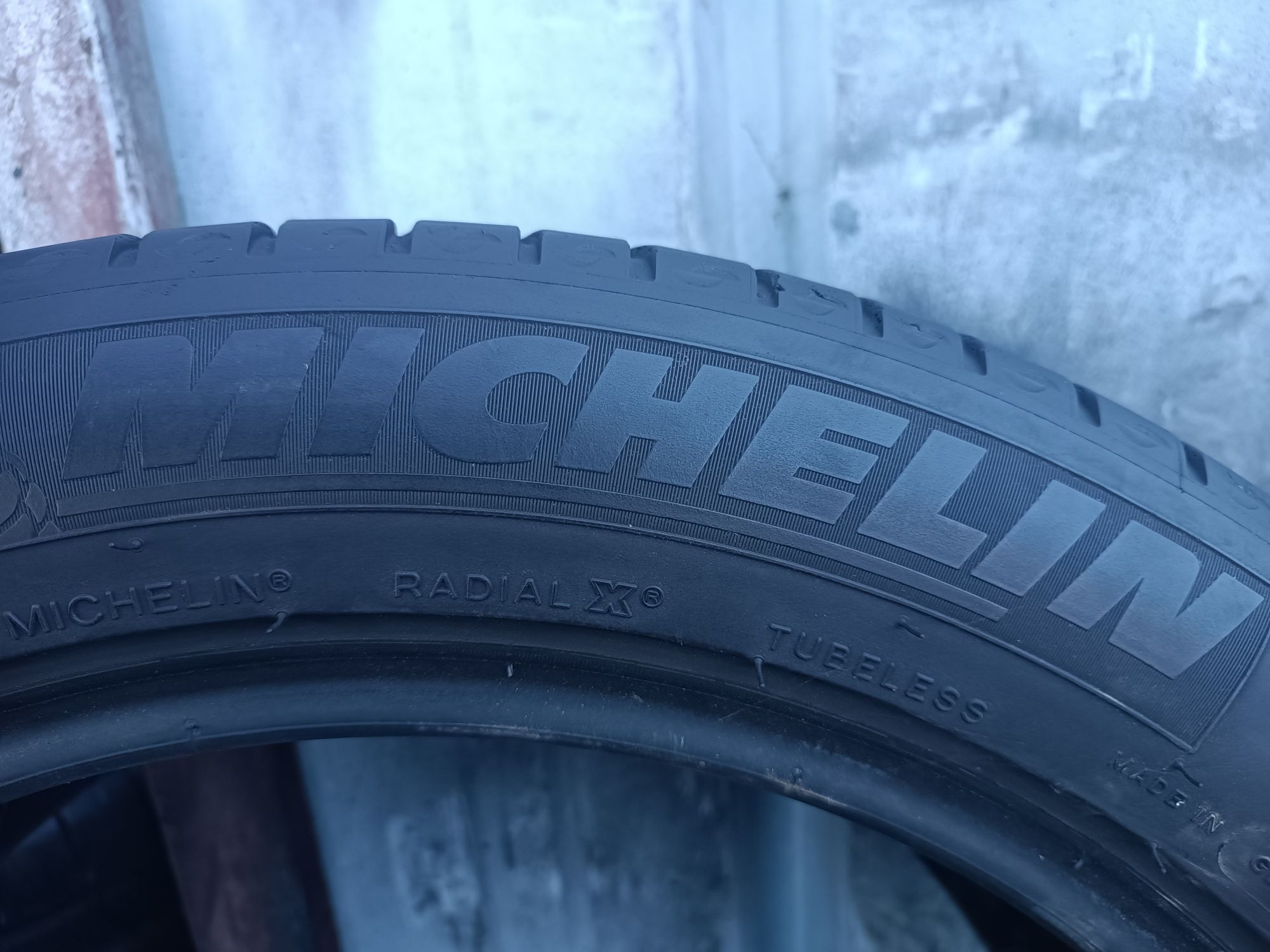 225/50/17 Michelin