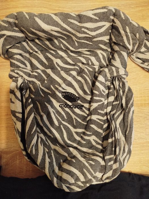 Хибридна носилка Manduca