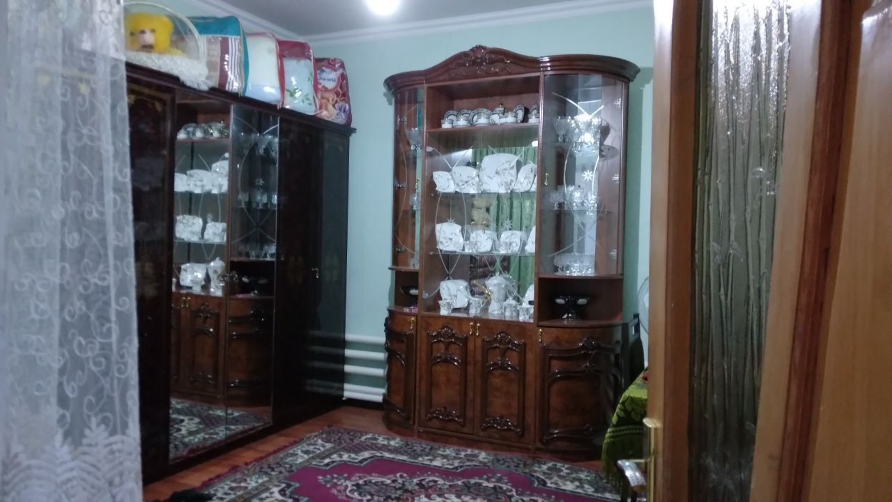 Kókterak qaynamada 4 sotix 6 ta xona 4 tasi bitkan