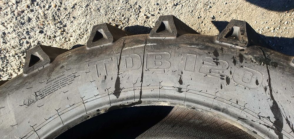 18.4-34 cauciucuri noi ASCENSO pentru JohnDeere 6615 14PR QZXT