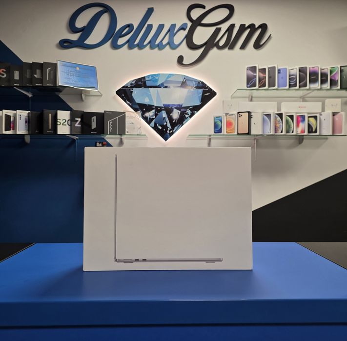 MacBook Air / M4 / 16 GB / 15" / sigilat / Starlight / DeluxGSM