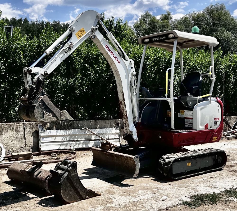 Мини Багер Takeuchi TB216 2023 година