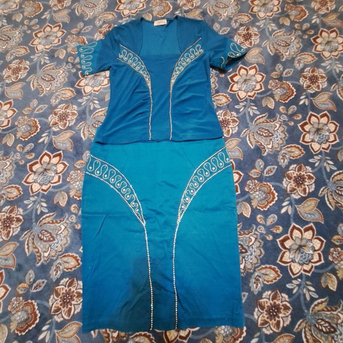 Продам шикарные фирменные костюмы