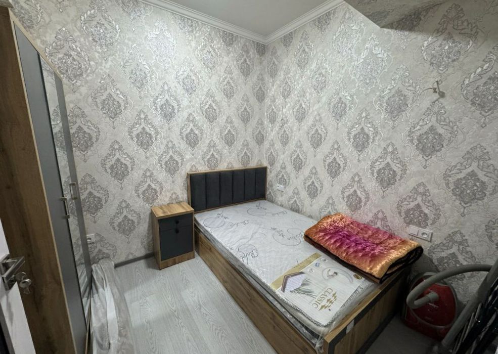 Гофур Гулом метро 5-6 минут