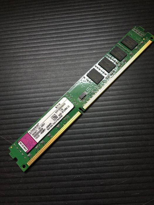 2 Шт. Kingston 2 ГБ DDR3