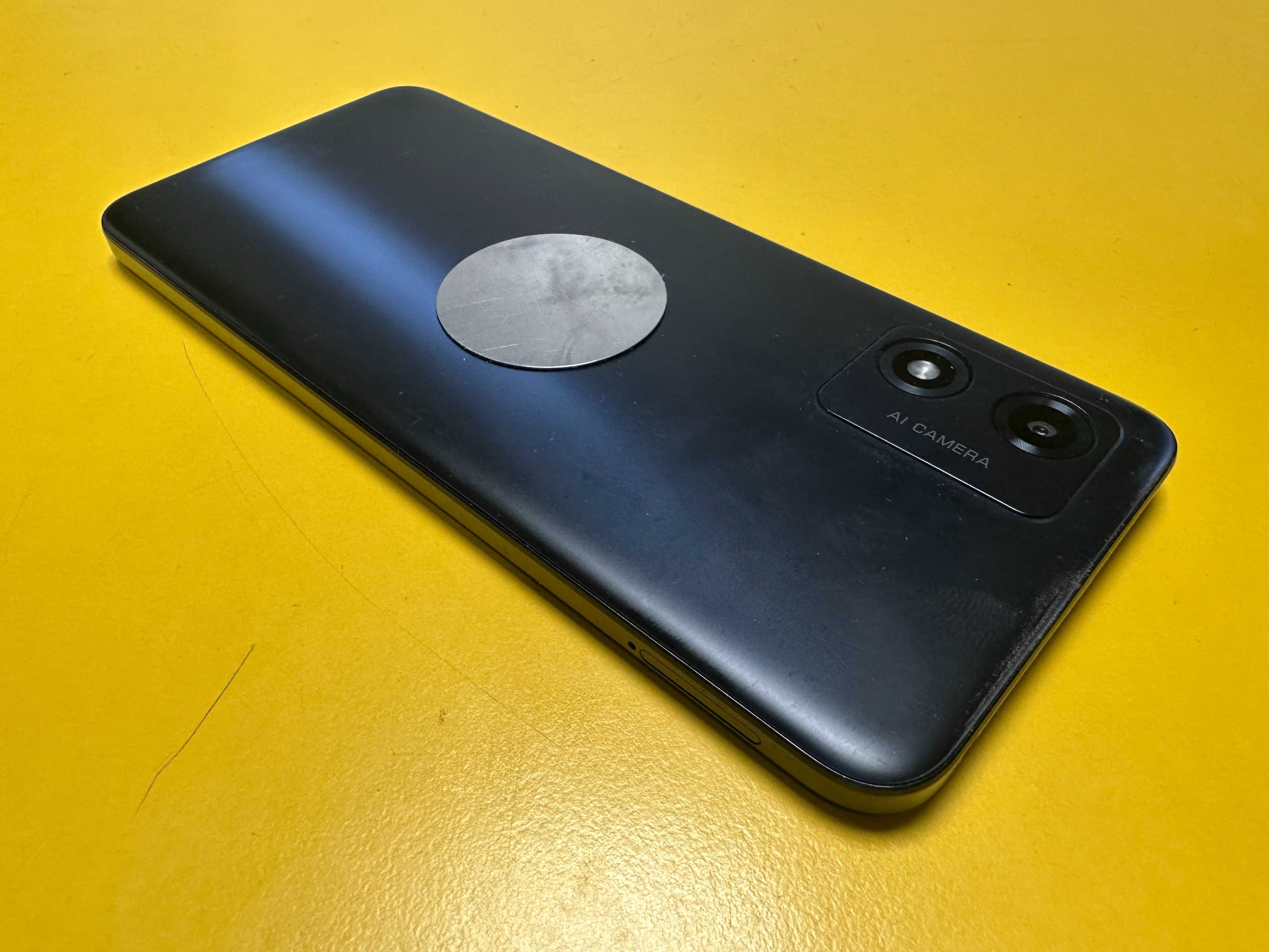 Смартфон Motorola Moto e13, 64GB, 2GB RAM, 4G, Cosmic Black