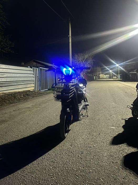 Электроскутер  Snapy 700