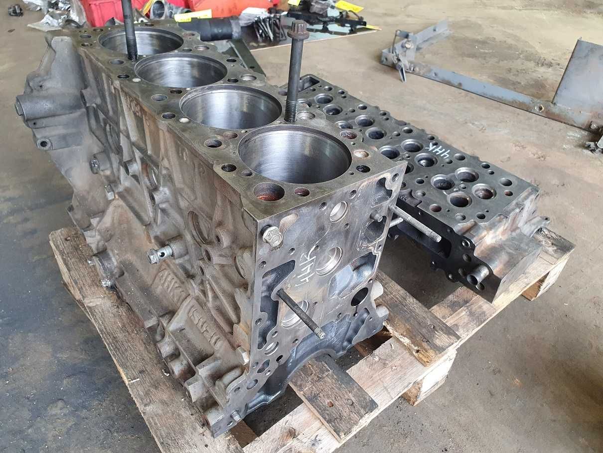 Dezmembrez Isuzu 4HK1- bloc motor, vibrochen, chiuloasa, pistoane,