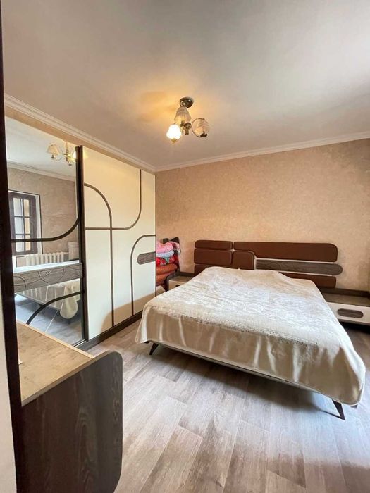 Продам 3-комнатную квартиру, район АЭРОВОКЗАЛ - ЯНГИШАХАР. Дом 1992 г.