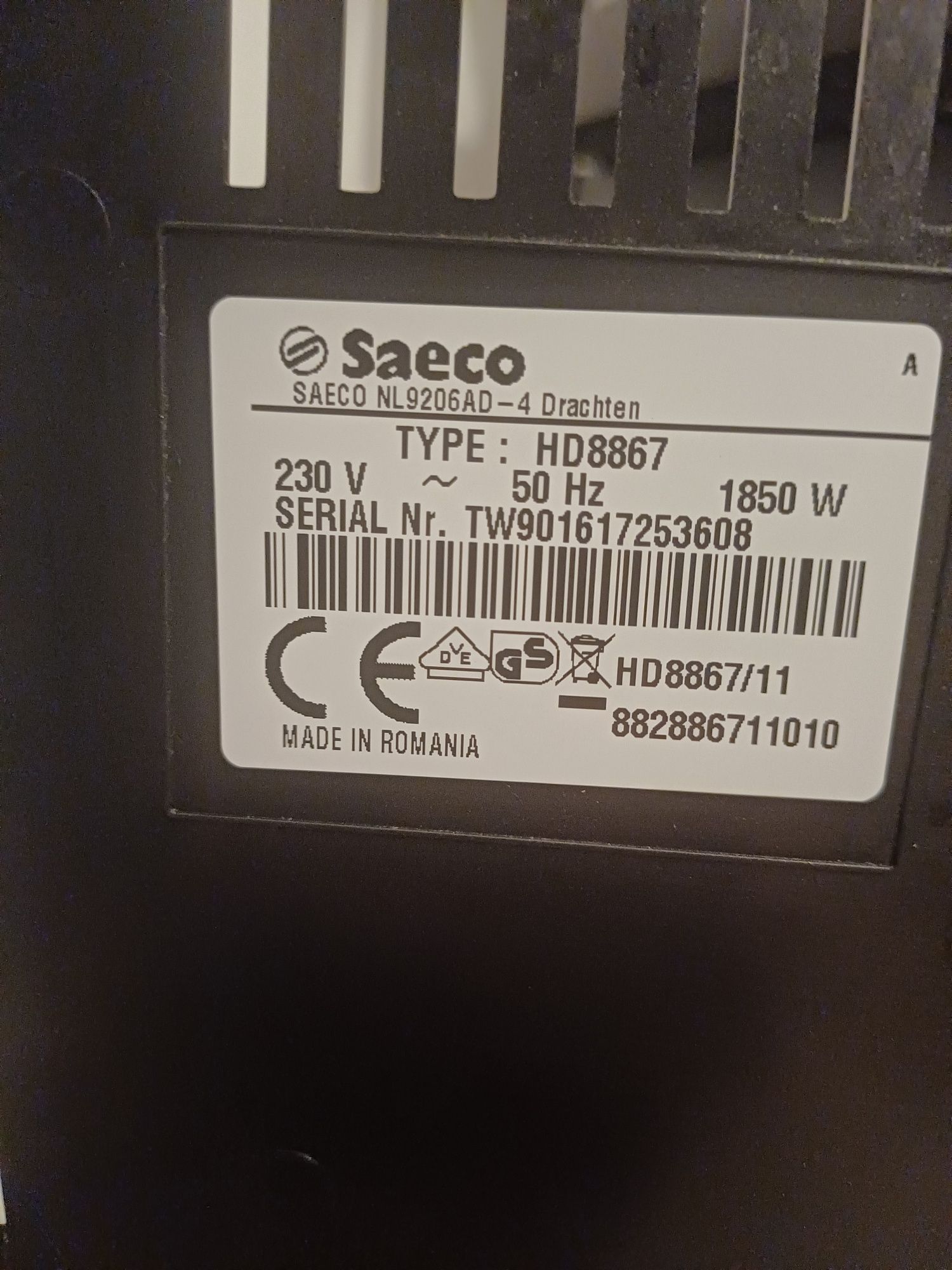 Продавам кафемашина Saeco Minuto HD8867