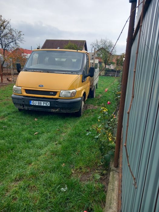 Vând Ford tranzit
