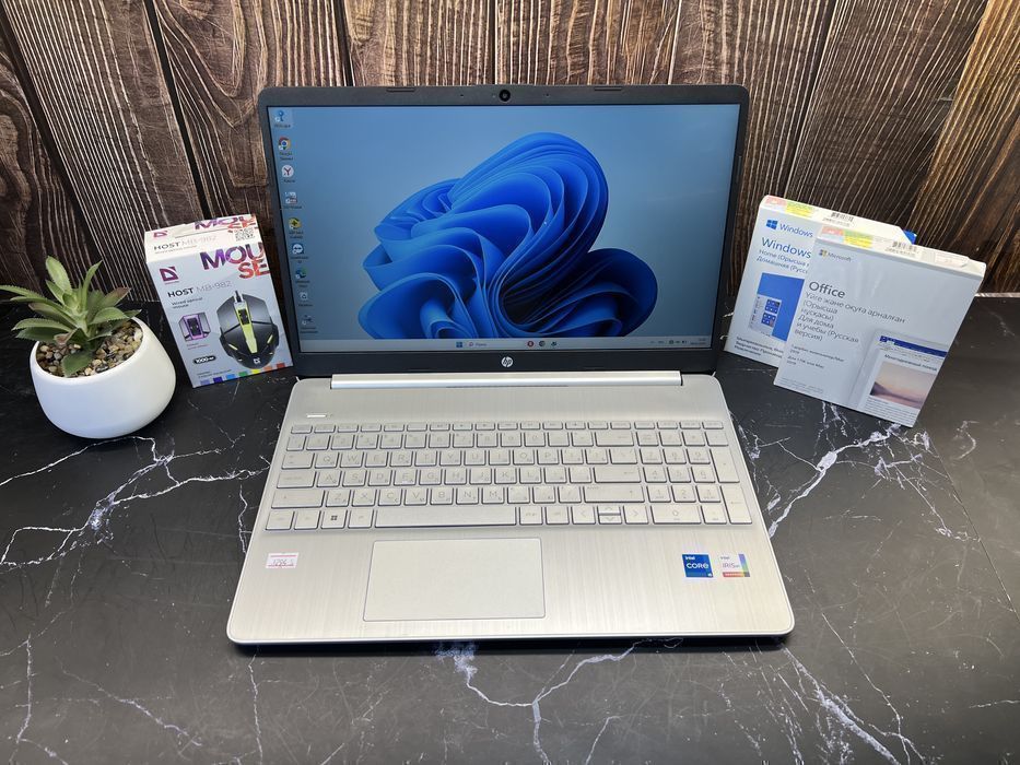 Ноутбук бизнес класса HP Laptop 15s | Core i5-1235U | 16GB | 512GB SSD