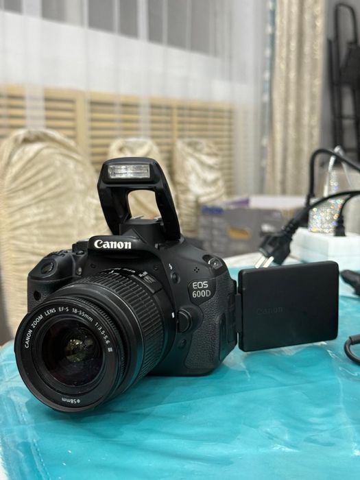 Фотокамера Canon eos 600D