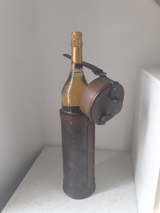 Cutie pentru sticla vin, șampanie..