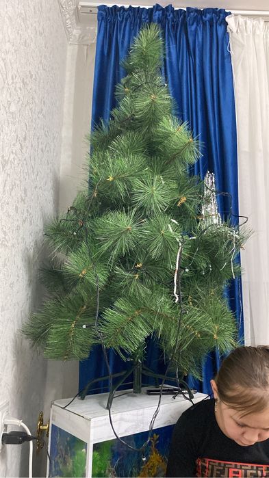 Продается елка новогодняя
