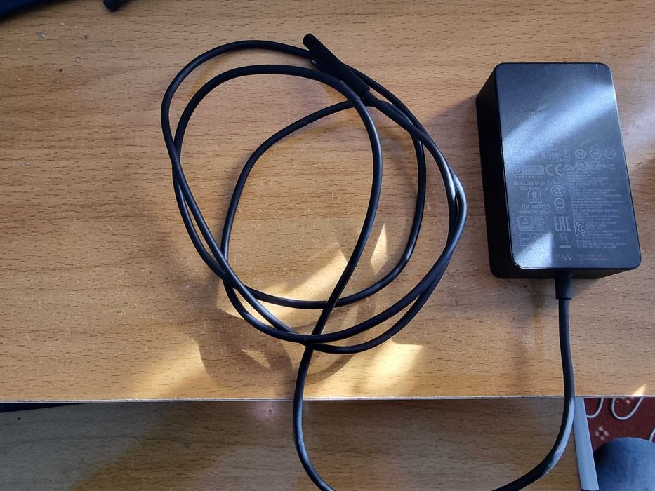 Incarcator original Microsoft Surface Laptop Go 39w model 1963