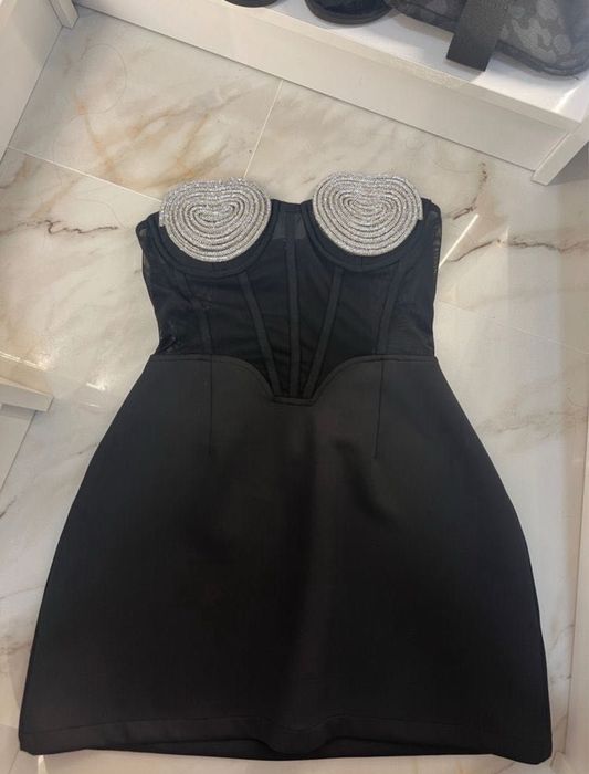 Продавам рокля, подходяща за идващите празници!