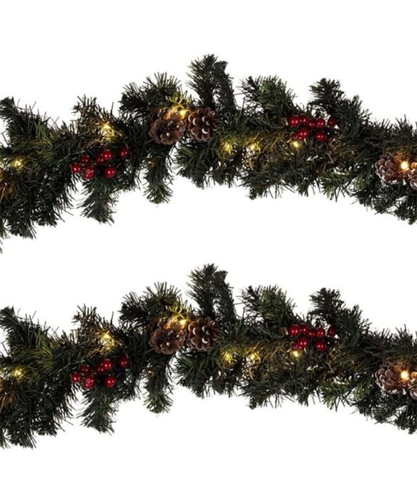 Коледен гирлянд, Елхови клонки, Горски плодове, Шишарки, LED, 2.7 м