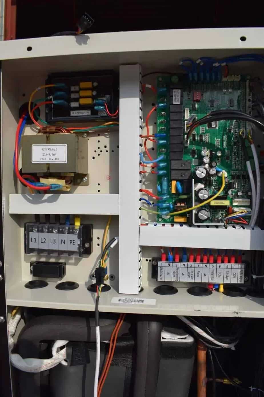 Pompa de caldura SPRSUN R32 - 12kW
