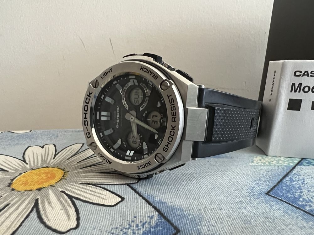 Часовник Casio G-Shock GST-W110-1AER