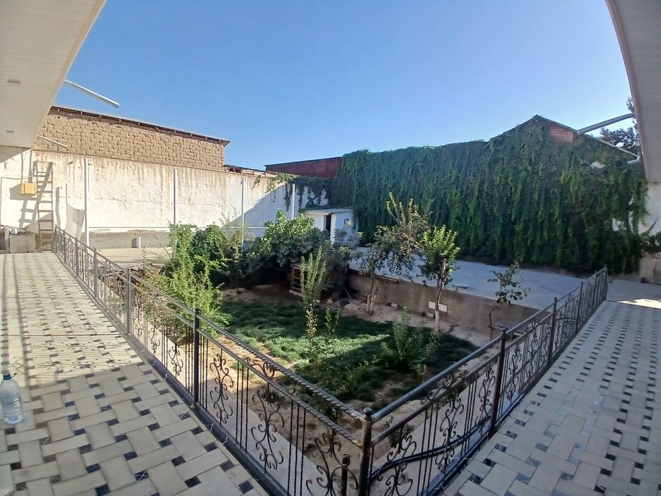 Uy sotiladi yashash uchuj tayyor