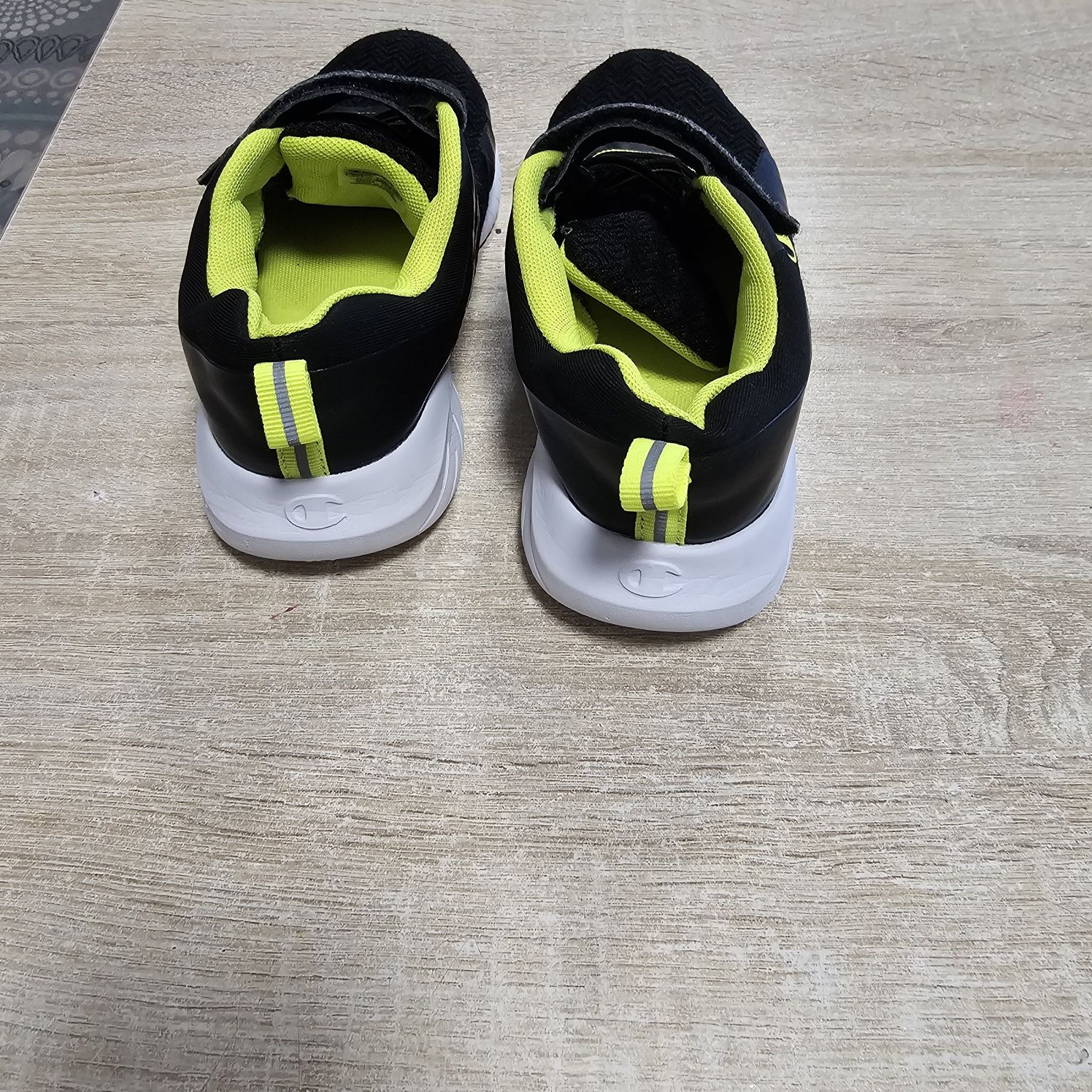 Adidasi Champion 35 baieti impecabili