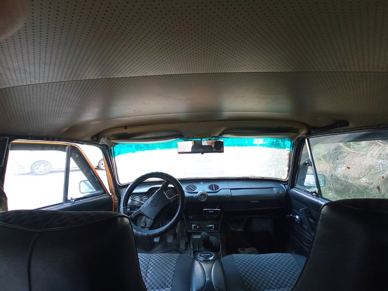 Vaz 2103 sotiladi