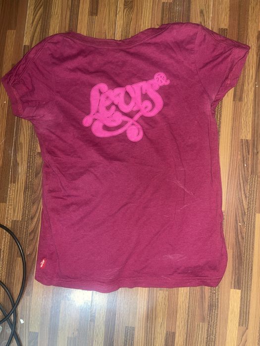 Футболка от Levis