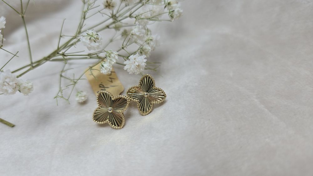 Золотые серьги ЖанТаС ломбард Астана