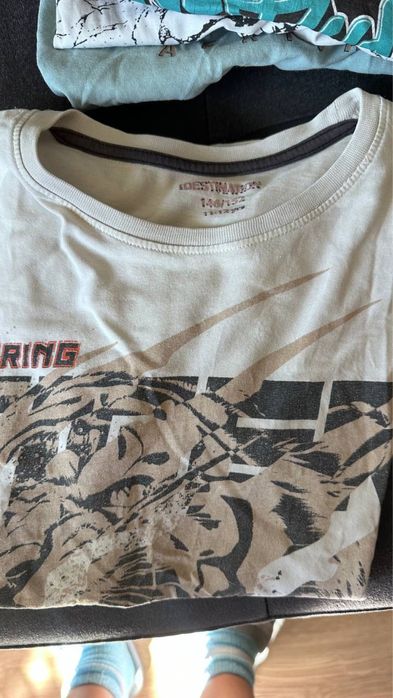 Давам дрехите безплатно.