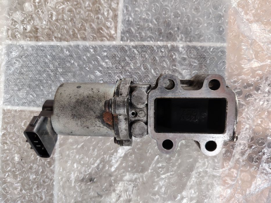 Vând EGR Toyota Avensis 2.2 Diesel