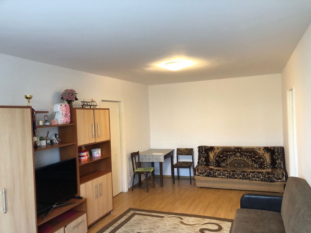 Persoana fizica . Vind apartament cu 2 camere!