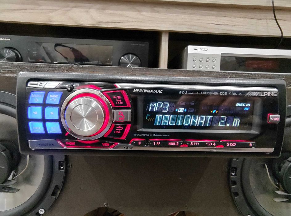 Висок клас ALPINE CDE-9882Ri USB / CD / MP3