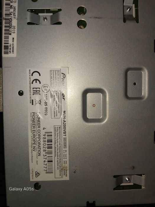 мултимедия 2din pioneer MVH-A200VBT