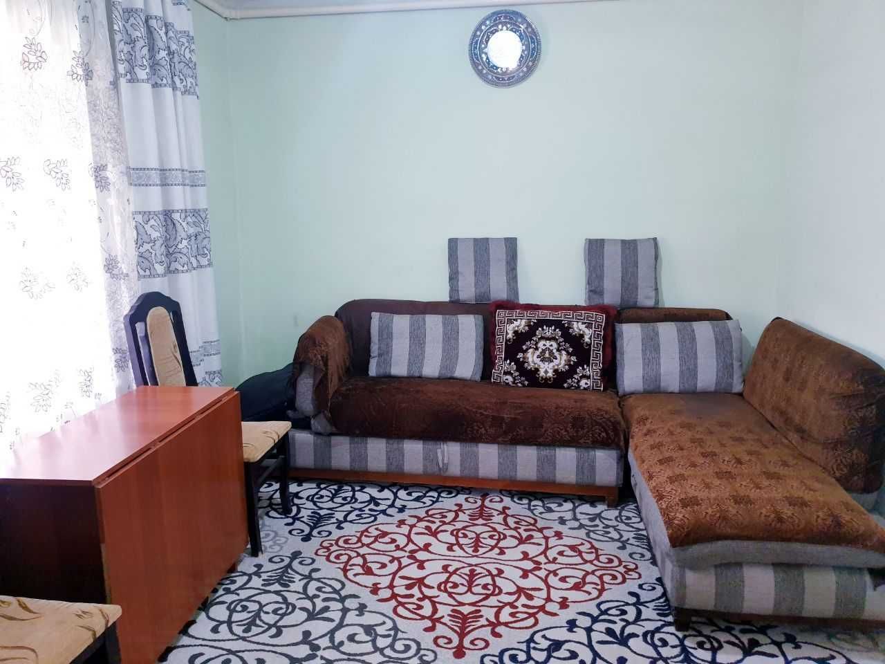 Продаётся дом в центре Янгибазара 8 соток