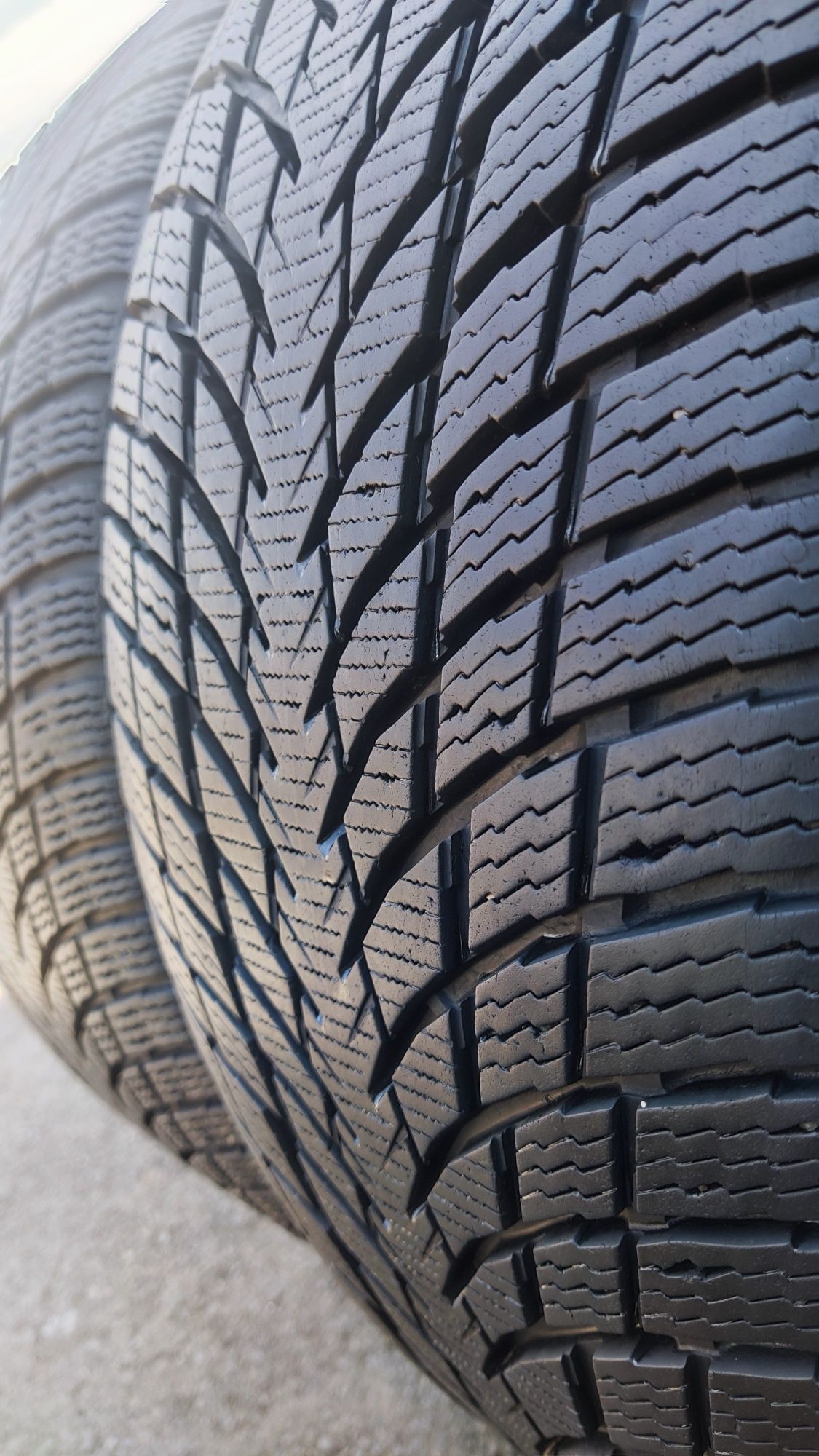 4бр. зимни гуми 245/45/19 Nokian WR Snowproof P
dot22
7/7.2mm
Добро съ