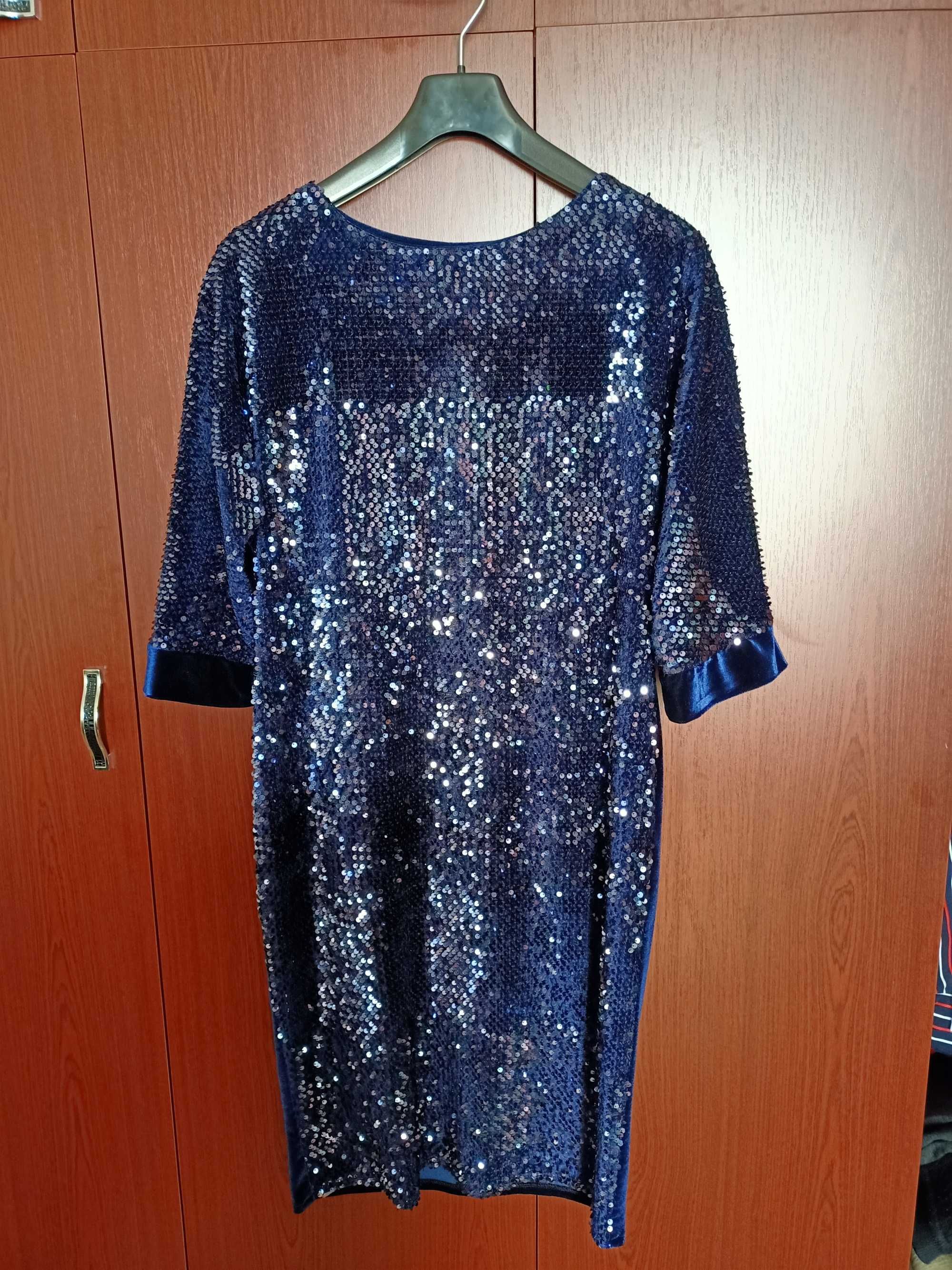 Продам нарядное платье для торжества.