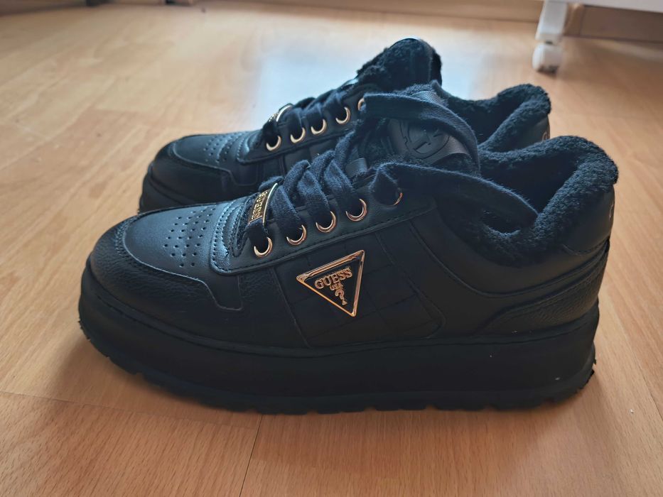 Дамски маратонки на Guess, р.38.